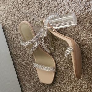Clear square chunky heel wrap around strappy rhinestone sandals! Size 7.